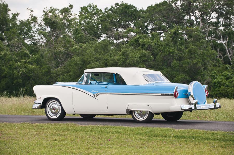  Ford Fairlane Sunliner Convertible White & Blue 1956 года  (фото 40 из 41)
